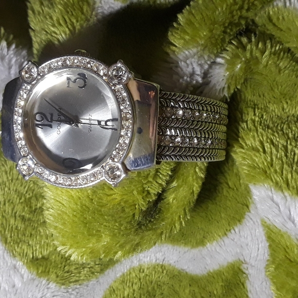 Geneva Elite bracelet Watch w/ cz - Picture 5 of 12